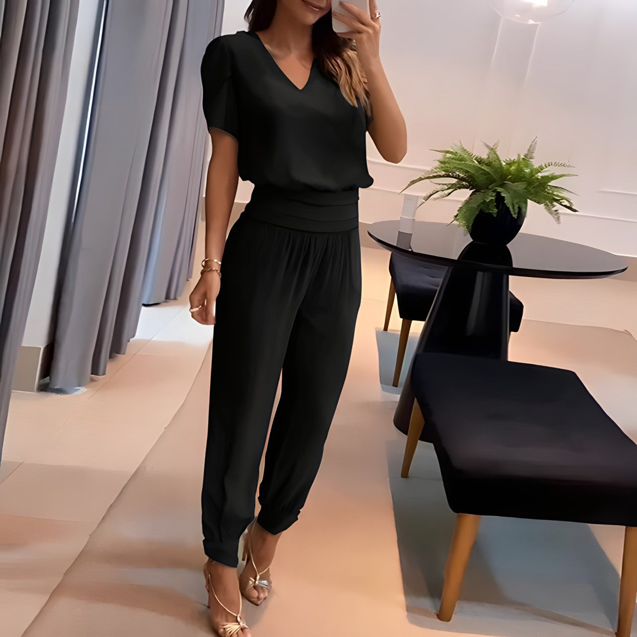 Berta  |  Moderno conjunto de blusa y pantalón